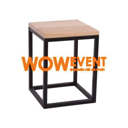 Table d'appoint structure noire sur plateau boise | VIENNE