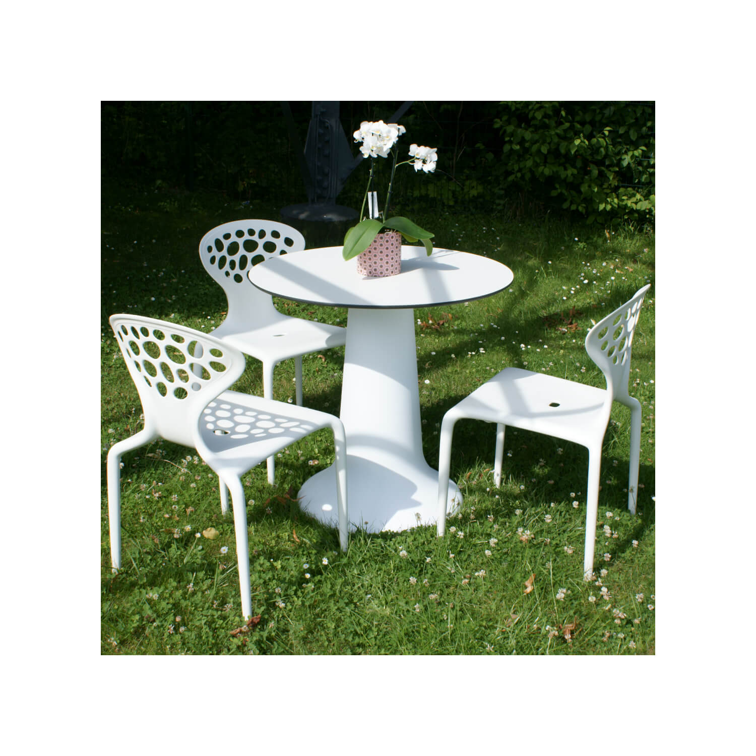 Table à manger évasée blanche | EREVAN