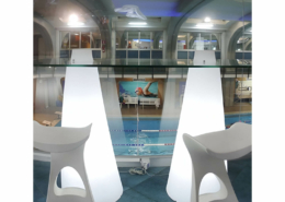 Table de Bar Double Peak conique blanc sur plateau | SLIDE